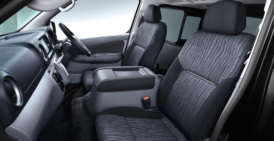 Интерьер Nissan NV350 Caravan Premium GX Urban Chrome (E26) 2019 года  (фото 8 из 12)